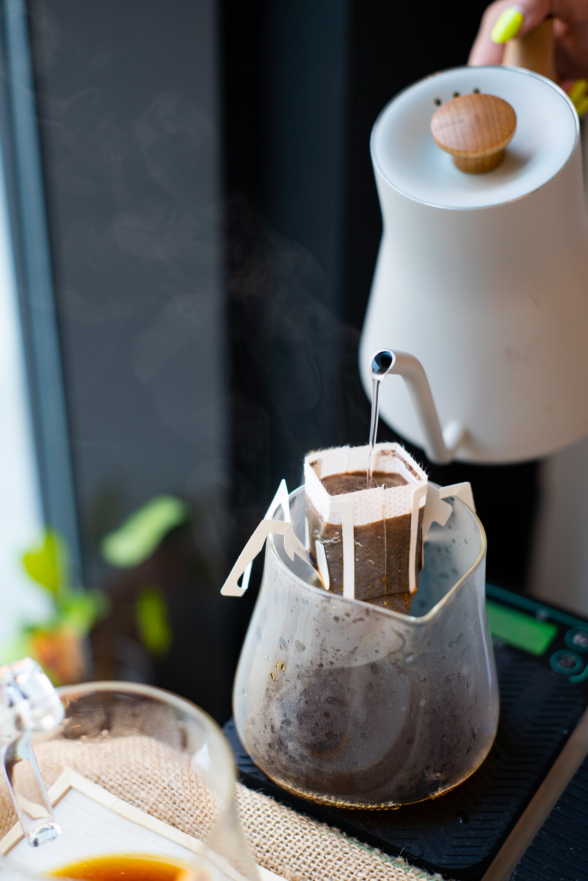 Fellow Electric Kettle Matte White + Maple